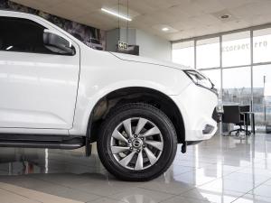 Isuzu mu-X 1.9TD LS - Image 9