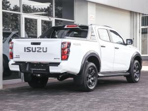 Isuzu D-Max 3.0TD double cab V-Cross 4x4 - Image 10