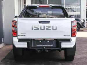 Isuzu D-Max 3.0TD double cab V-Cross 4x4 - Image 11