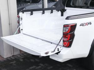 Isuzu D-Max 3.0TD double cab V-Cross 4x4 - Image 18