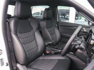 Isuzu D-Max 3.0TD double cab V-Cross 4x4 - Image 23