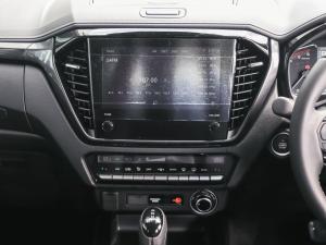 Isuzu D-Max 3.0TD double cab V-Cross 4x4 - Image 29
