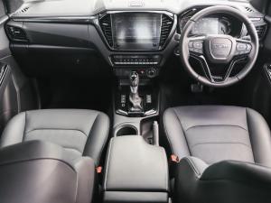 Isuzu D-Max 3.0TD double cab V-Cross 4x4 - Image 31