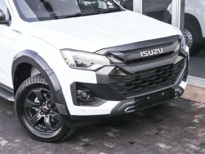 Isuzu D-Max 3.0TD double cab V-Cross 4x4 - Image 4