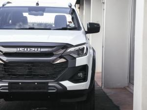 Isuzu D-Max 3.0TD double cab V-Cross 4x4 - Image 8
