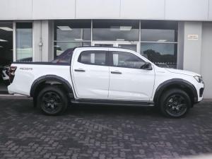 Isuzu D-Max 3.0TD double cab V-Cross 4x4 - Image 9