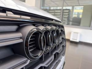 Audi Q2 35TFSI Black Edition - Image 3