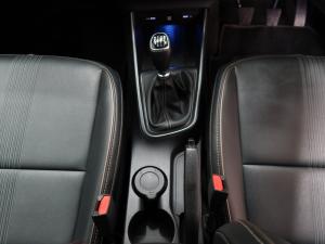 Hyundai i20 1.0T Fluid manual - Image 12
