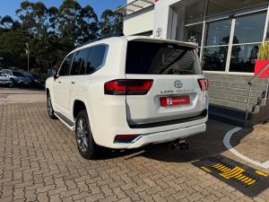 Toyota Land Cruiser 300 3.3D ZX - Image 22