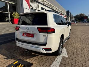 Toyota Land Cruiser 300 3.3D ZX - Image 2