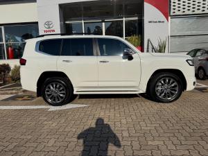 Toyota Land Cruiser 300 3.3D ZX - Image 3