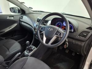 Hyundai Accent sedan 1.6 Fluid - Image 11