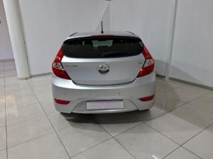 Hyundai Accent sedan 1.6 Fluid - Image 5