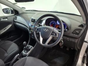 Hyundai Accent sedan 1.6 Fluid - Image 9