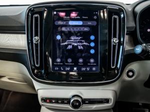 Volvo XC40 B4 Plus Dark - Image 21
