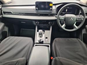 Mitsubishi Outlander 2.5 GLS - Image 13