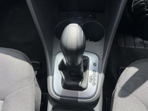 Volkswagen Polo Vivo hatch 1.6 Life - Image 10