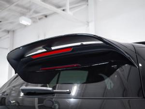 Volkswagen Golf R - Image 13