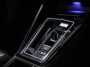 Volkswagen Golf R - Image 25