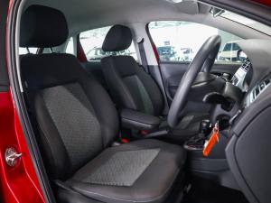 Volkswagen Polo Vivo hatch 1.6 Life - Image 12