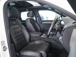 Volkswagen Touareg V6 TDI Executive R-Line - Image 14