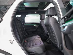 Volkswagen Touareg V6 TDI Executive R-Line - Image 16
