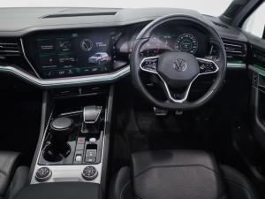 Volkswagen Touareg V6 TDI Executive R-Line - Image 20