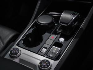 Volkswagen Touareg V6 TDI Executive R-Line - Image 25