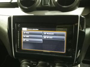 Suzuki Swift 1.2 GLX auto - Image 23