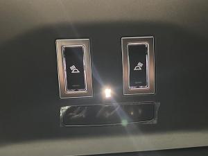 Land Rover Discovery D350 Dynamic HSE - Image 19