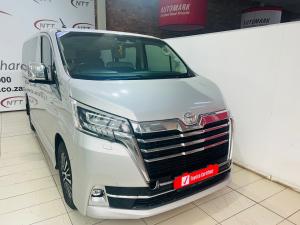 Toyota Quantum 2.8 LWB bus 9-seater VX Premium - Image 1