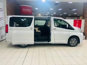 Toyota Quantum 2.8 LWB bus 9-seater VX Premium - Image 3