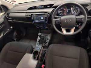 Toyota Hilux 2.4GD-6 Xtra cab Raider manual - Image 6