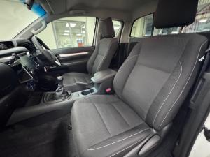 Toyota Hilux 2.4GD-6 Xtra cab Raider manual - Image 7