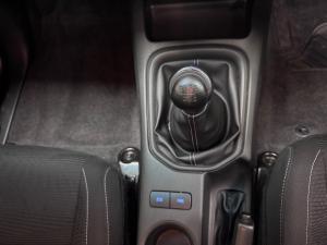 Toyota Hilux 2.4GD-6 Xtra cab Raider manual - Image 11