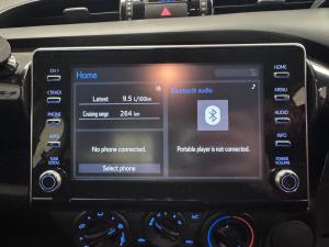 Toyota Hilux 2.4GD-6 Xtra cab Raider manual - Image 12