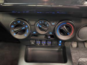 Toyota Hilux 2.4GD-6 Xtra cab Raider manual - Image 14