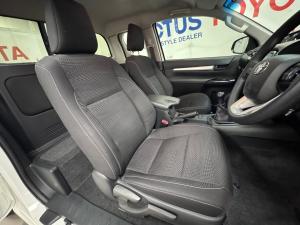 Toyota Hilux 2.4GD-6 Xtra cab Raider manual - Image 15