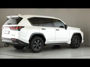 Lexus LX 500d Overtrail - Image 2