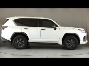 Lexus LX 500d Overtrail - Image 3