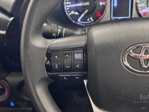 Toyota Hilux 2.4GD-6 Xtra cab Raider manual - Image 9