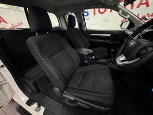 Toyota Hilux 2.4GD-6 Xtra cab Raider manual - Image 15