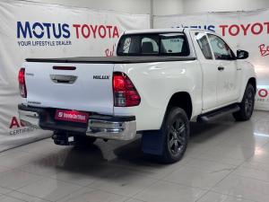 Toyota Hilux 2.4GD-6 Xtra cab Raider manual - Image 2