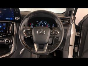 Lexus LX 600 VIP - Image 8