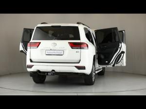 Toyota Land Cruiser 300 3.3D ZX - Image 24