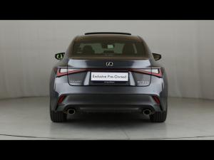 Lexus IS 300h SE - Image 5