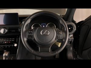 Lexus IS 300h SE - Image 8