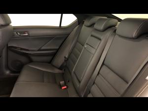 Lexus IS 300h SE - Image 11