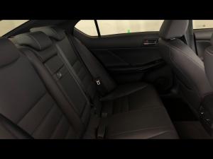 Lexus IS 300h SE - Image 12