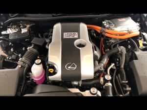 Lexus IS 300h SE - Image 14